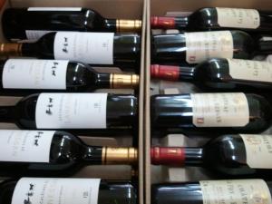 ボルドーも入荷してきました