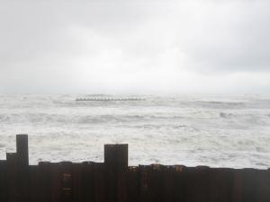 銭函の冬の波| Copyright (C) Kazuo Yamamoto