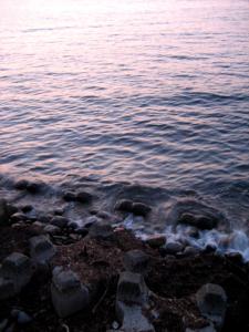 19時過ぎの波|Copyright (C) Kazuo Yamamoto