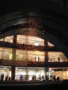 鏡に映ったツリー | Copyright (C) 2008 mica.