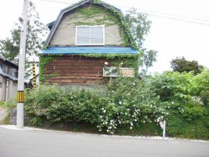 Mansard House and Roses