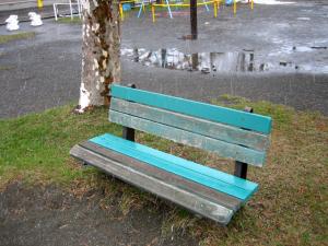 秋のような春のベンチ|Copyright (C) Kazuo Yamamoto