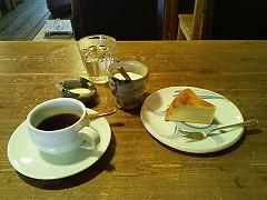 はちのコーヒーと焼きチーズケーキ はちのコーヒーと焼きチーズケーキ