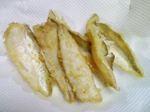 チカの切り身を天ぷらに