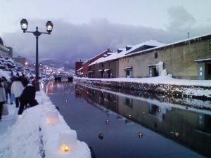 雪明かりの運河