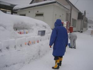 『雪あかりの路』銭函会場の修復作業 『雪あかりの路』銭函会場の修復作業
